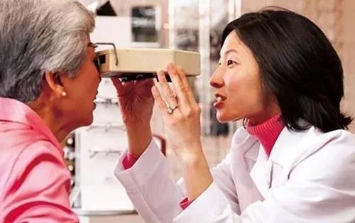 老花眼鏡怎么配更好？